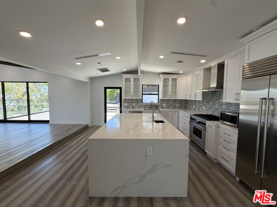 3565 Multiview Dr