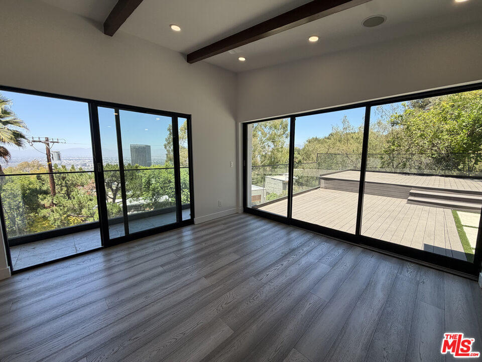 3565 Multiview Dr