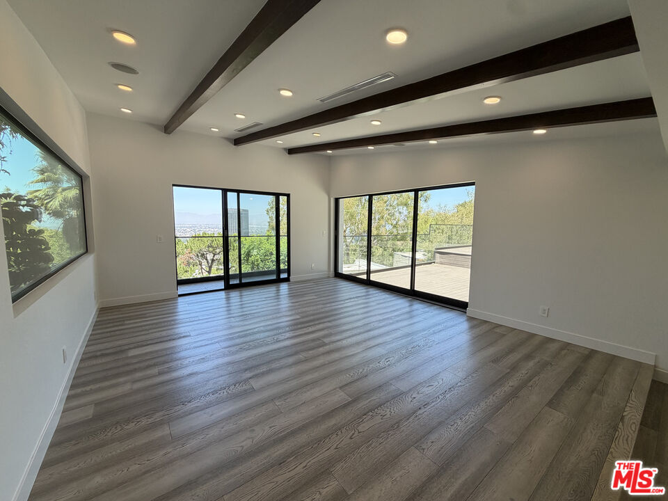 3565 Multiview Dr