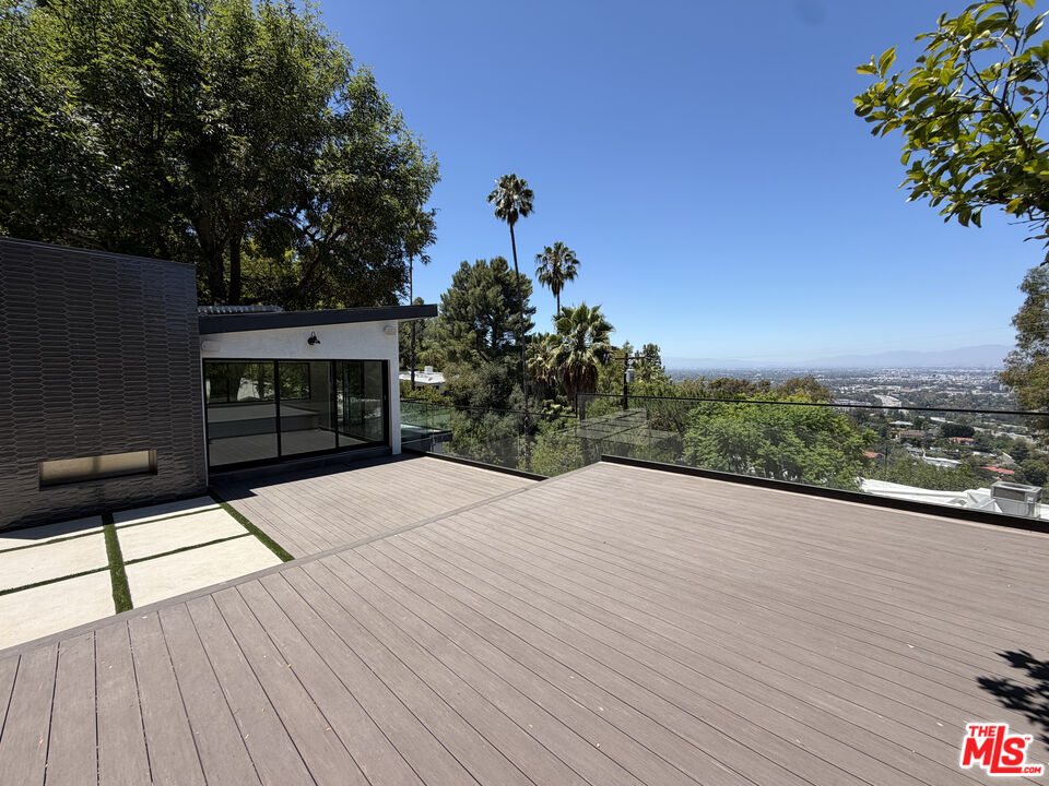 3565 Multiview Dr