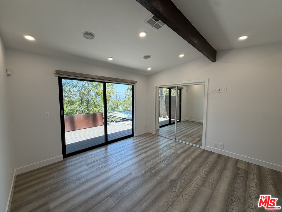3565 Multiview Dr