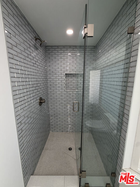 3565 Multiview Dr