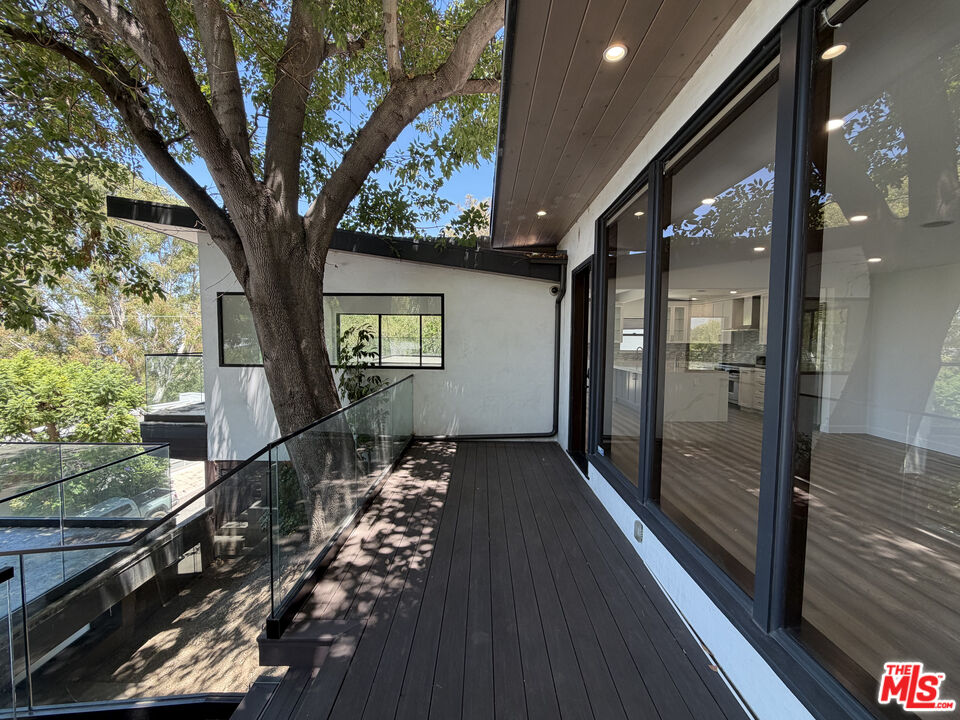 3565 Multiview Dr