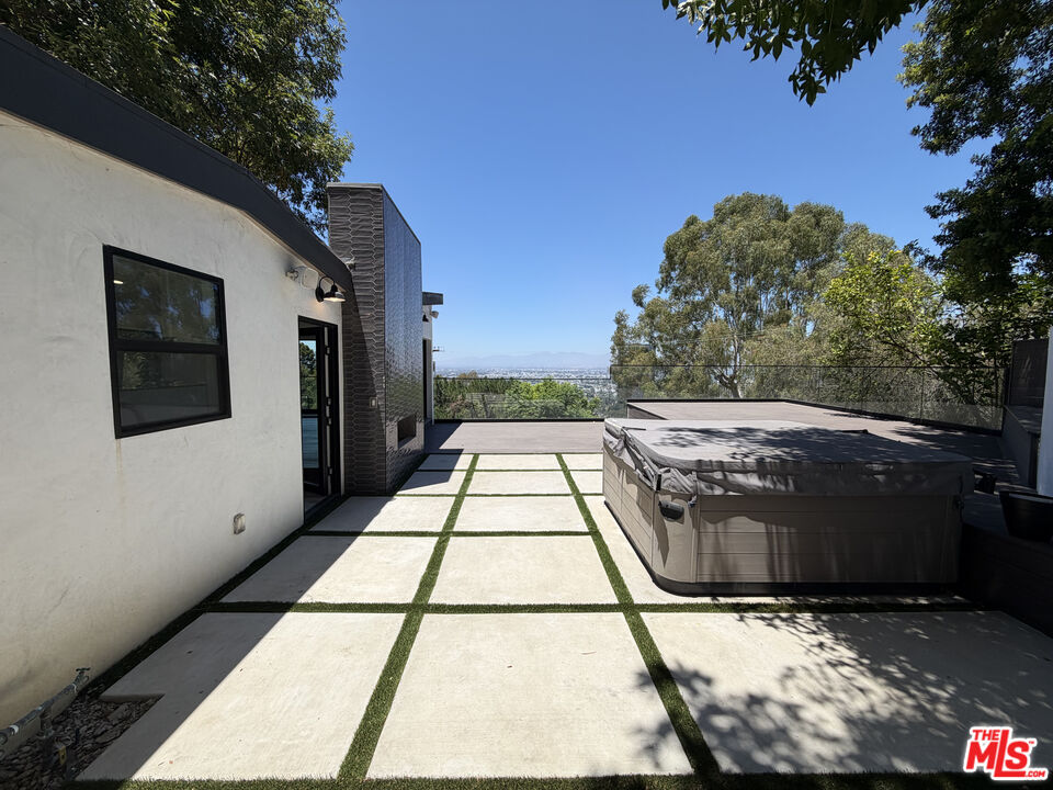 3565 Multiview Dr