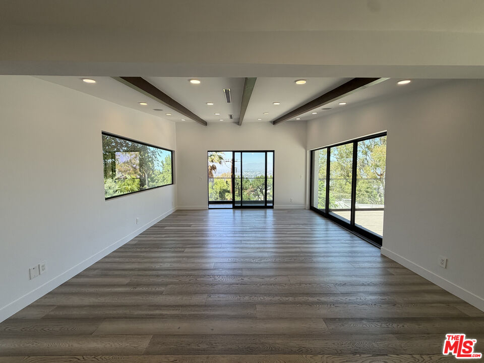 3565 Multiview Dr