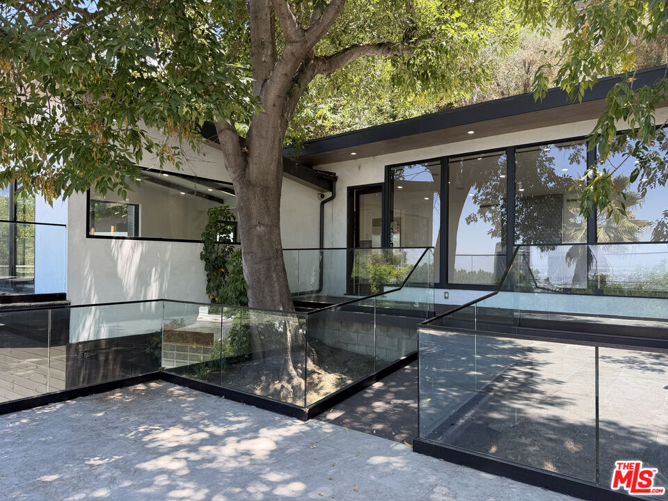 3565 Multiview Dr