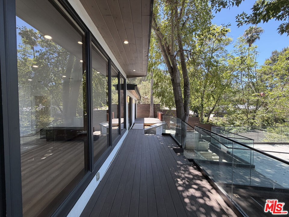 3565 Multiview Dr