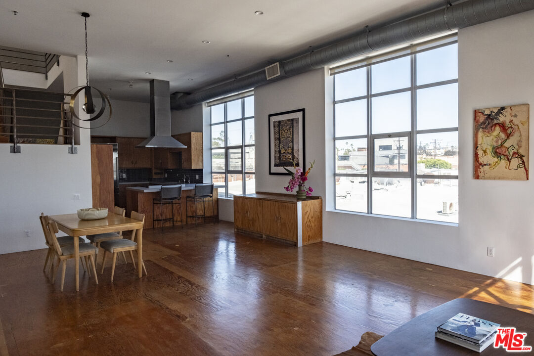 1643 12th St Unit: 2