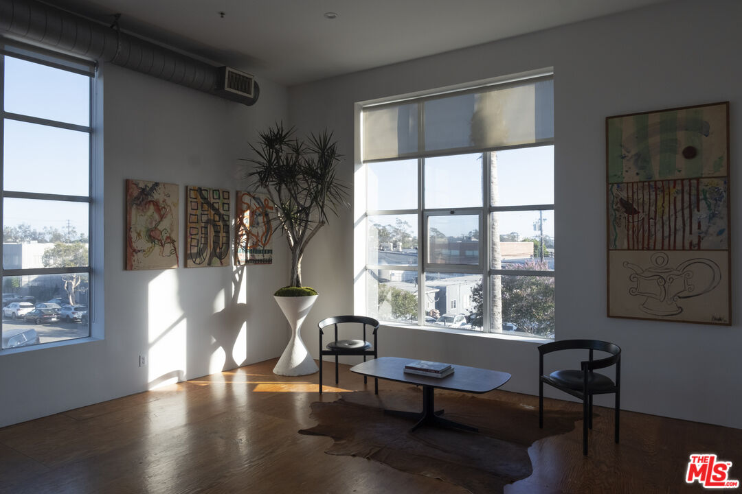 1643 12th St Unit: 2