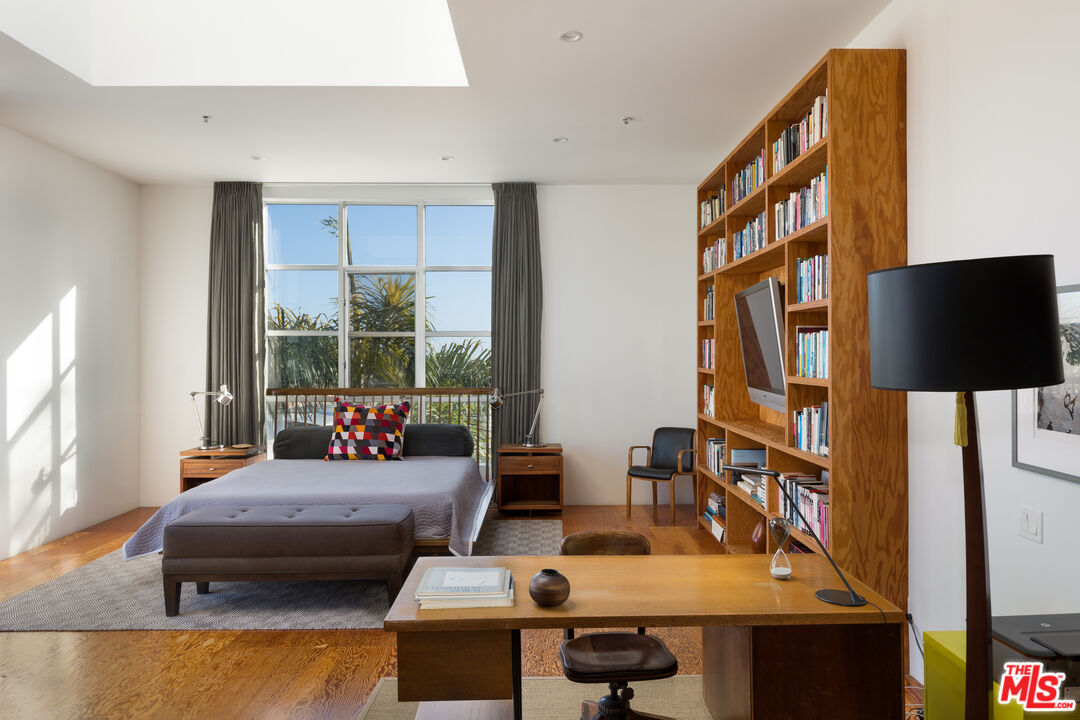 1643 12th St Unit: 2
