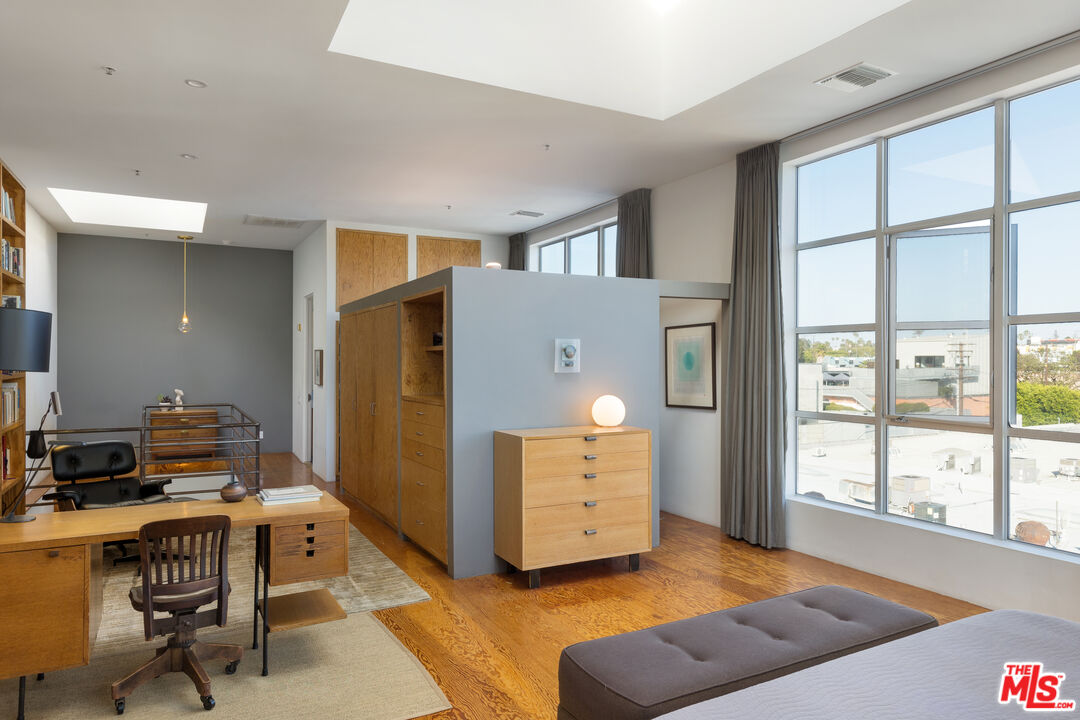 1643 12th St Unit: 2