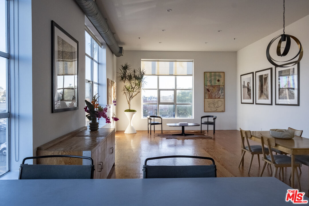 1643 12th St Unit: 2
