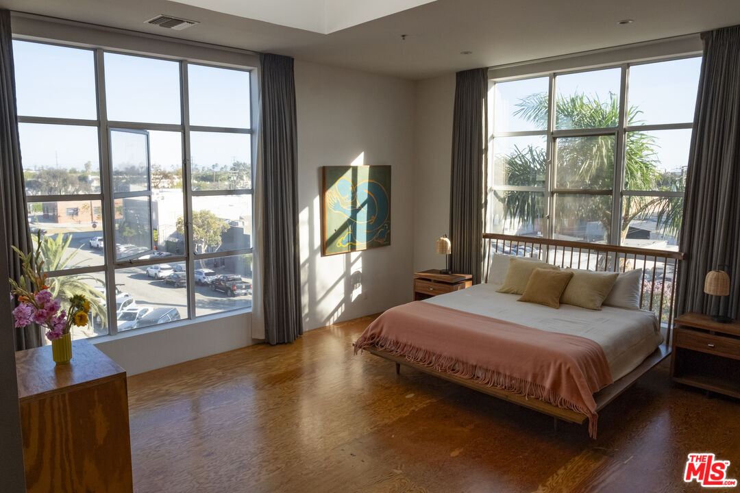 1643 12th St Unit: 2