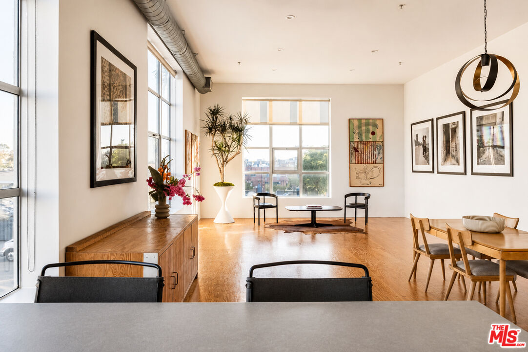 1643 12th St Unit: 2