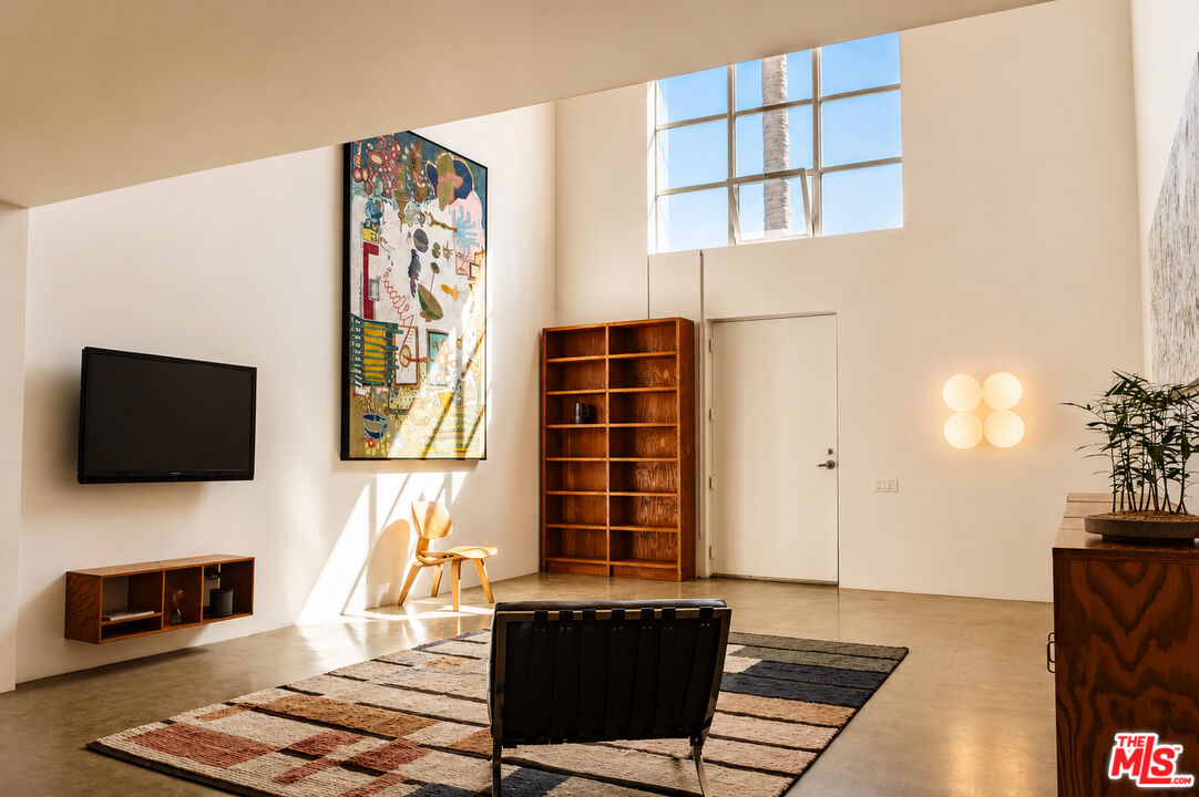 1643 12th St Unit: 2