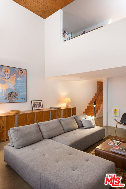 1643 12th St Unit: 2