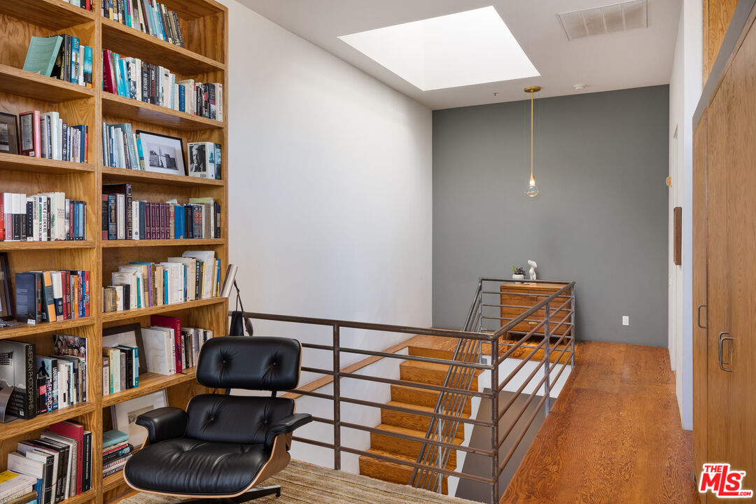 1643 12th St Unit: 2