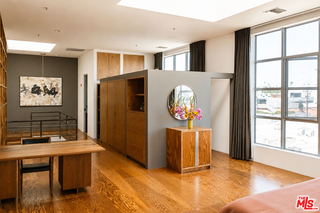 1643 12th St Unit: 2