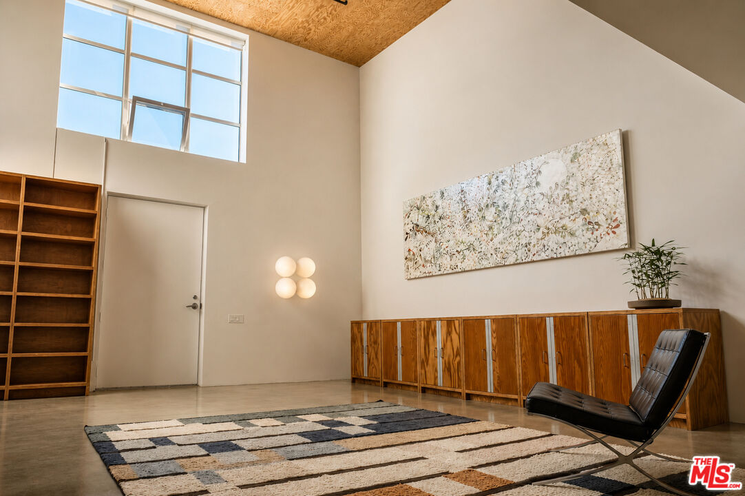 1643 12th St Unit: 2