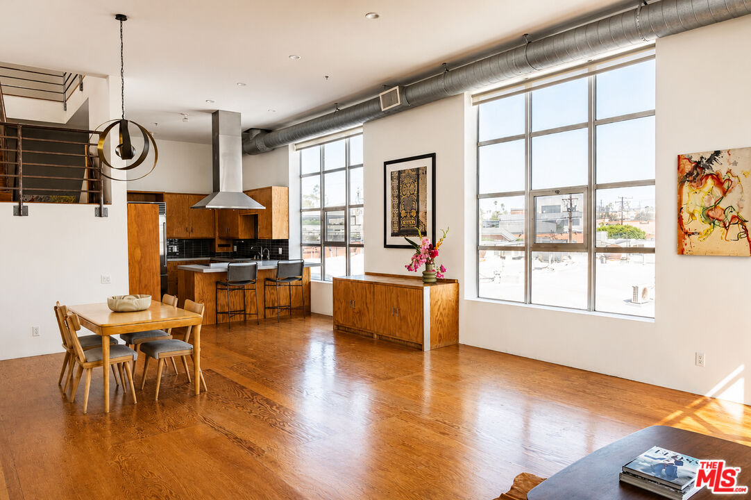 1643 12th St Unit: 2