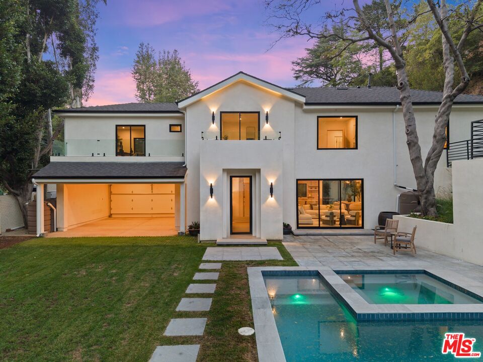 1712 N Beverly Glen Blvd