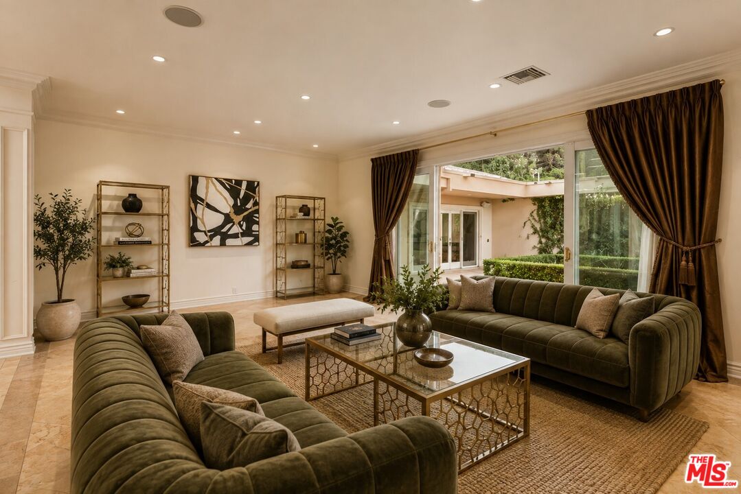 1915 Loma Vista Dr