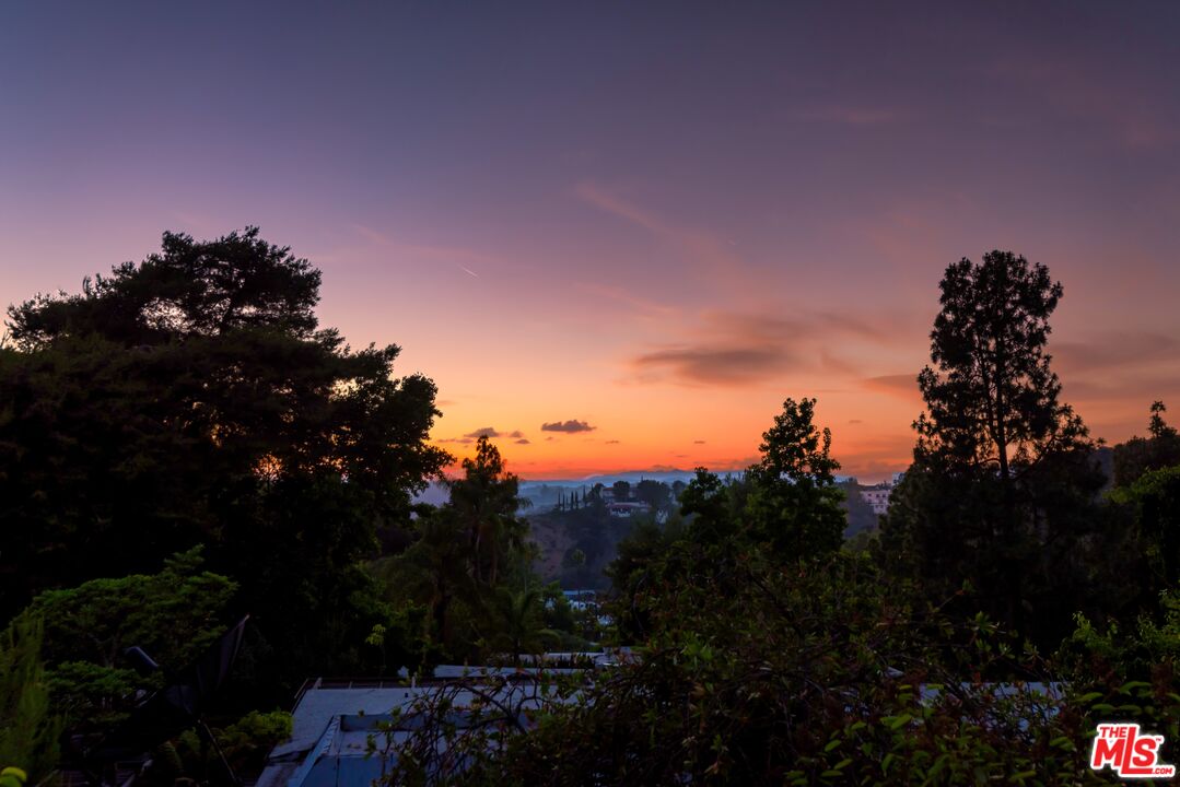 1915 Loma Vista Dr