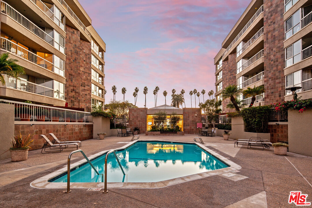 515 Ocean Ave Unit: NPH B