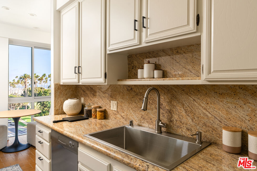 515 Ocean Ave Unit: 701S