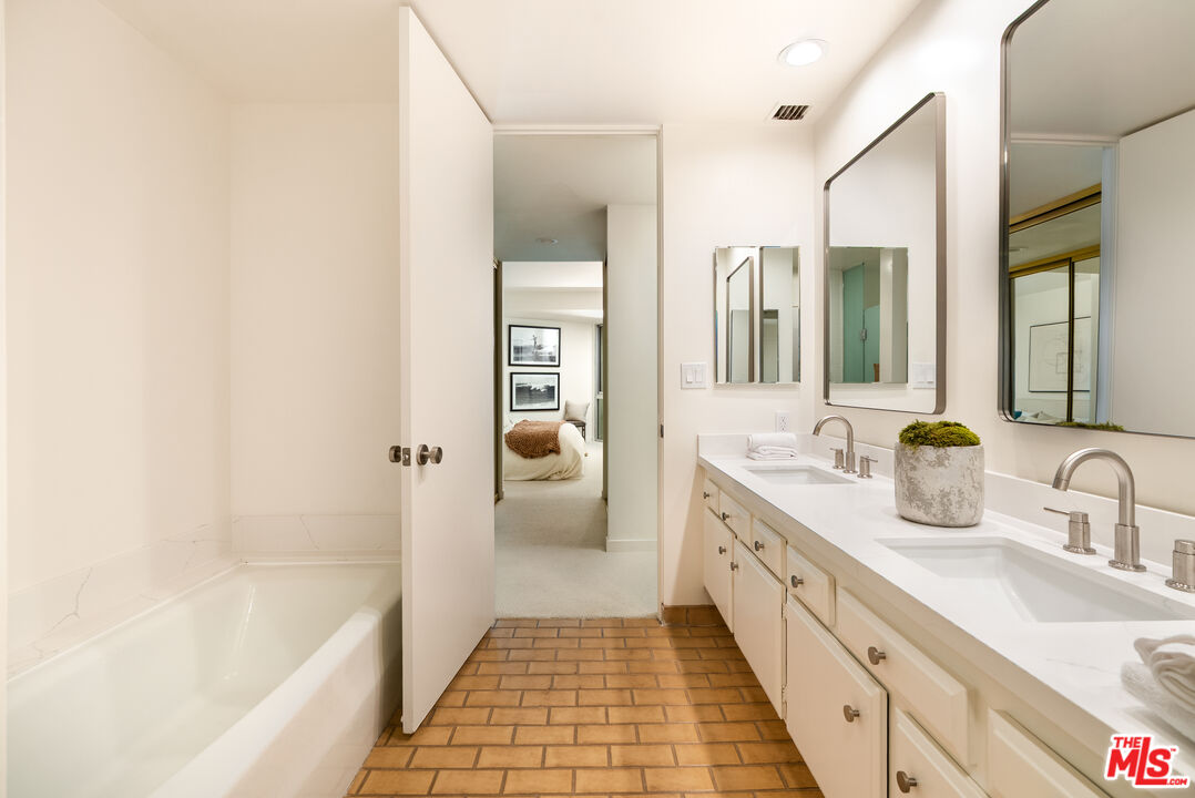 515 Ocean Ave Unit: 701S