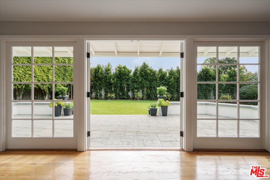 1146 Corsica Dr