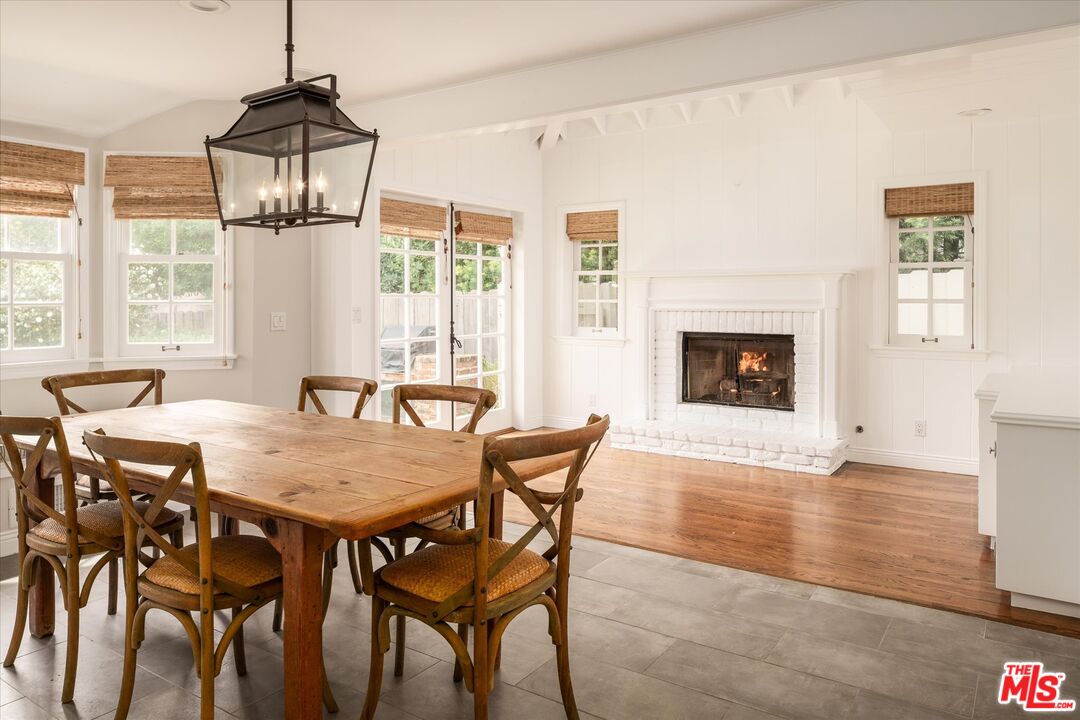 1146 Corsica Dr