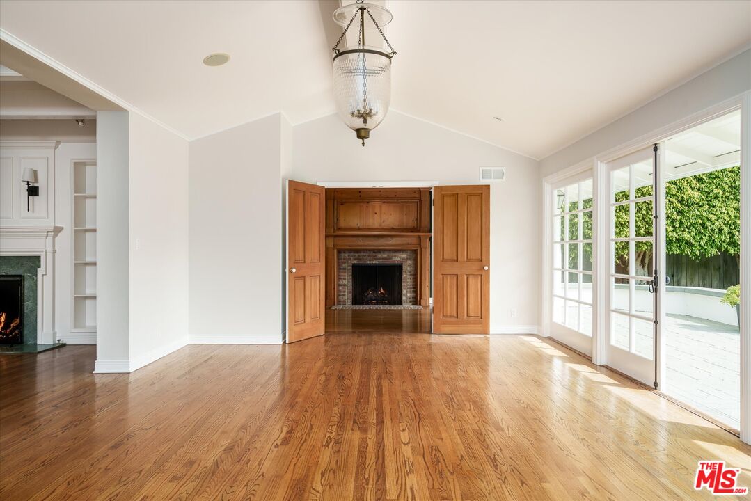 1146 Corsica Dr