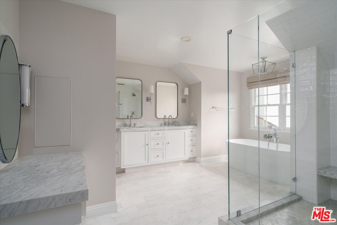 1146 Corsica Dr