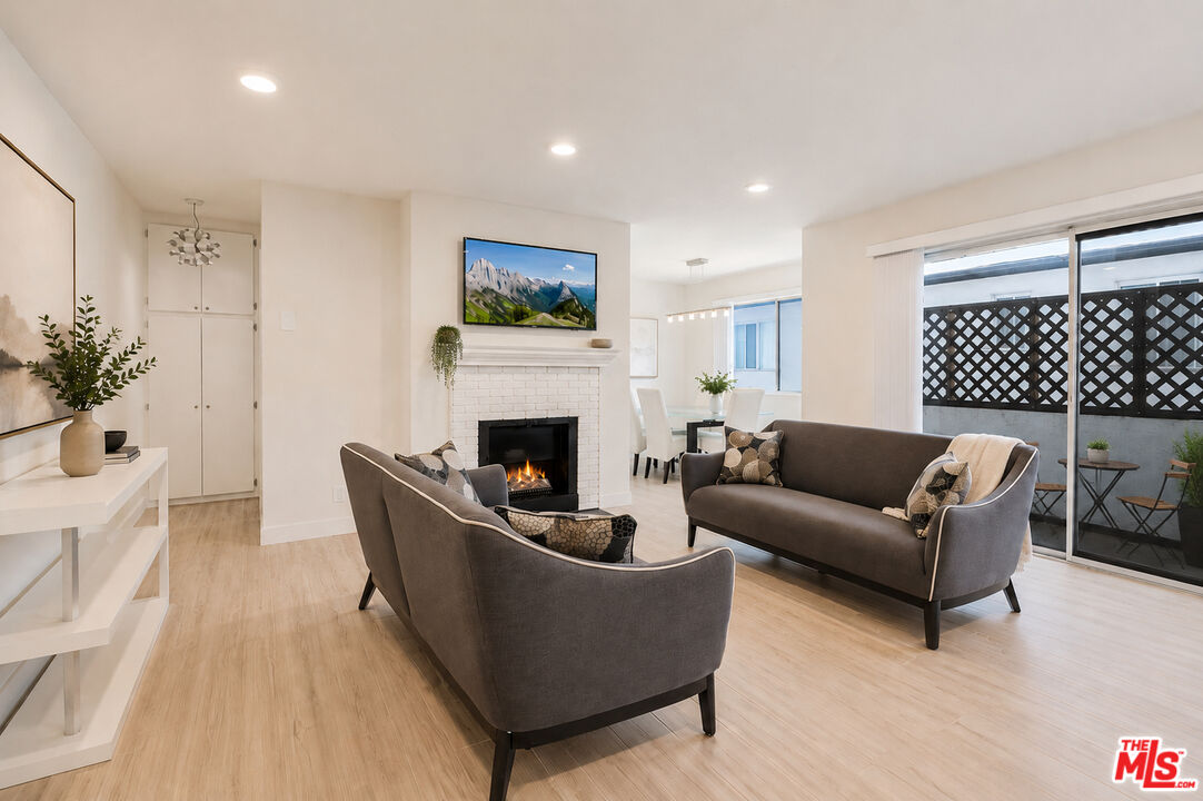 404 San Vicente Blvd Unit: 204