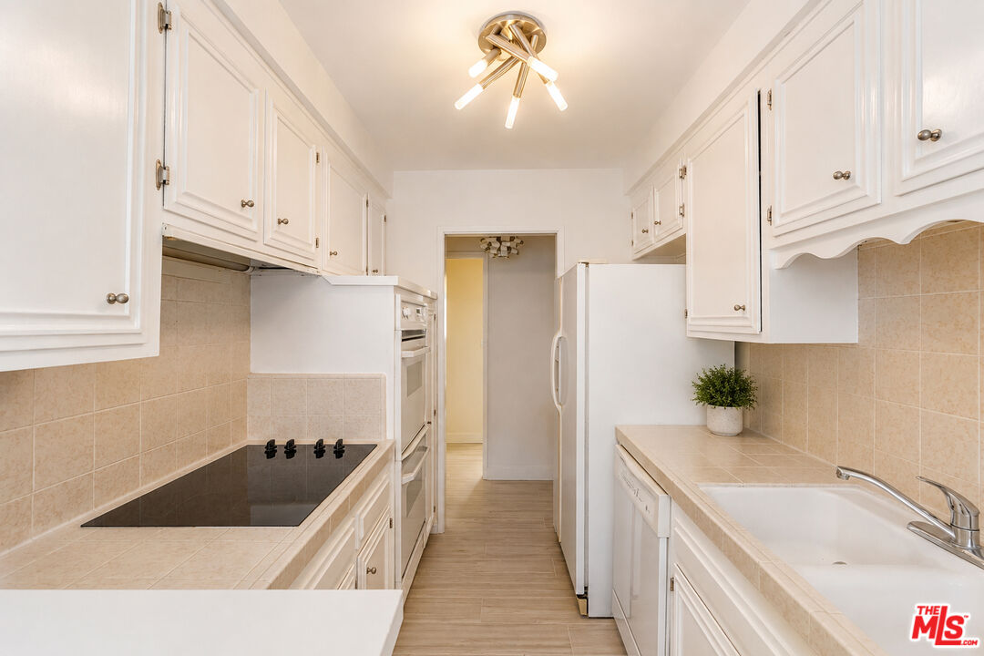404 San Vicente Blvd Unit: 204