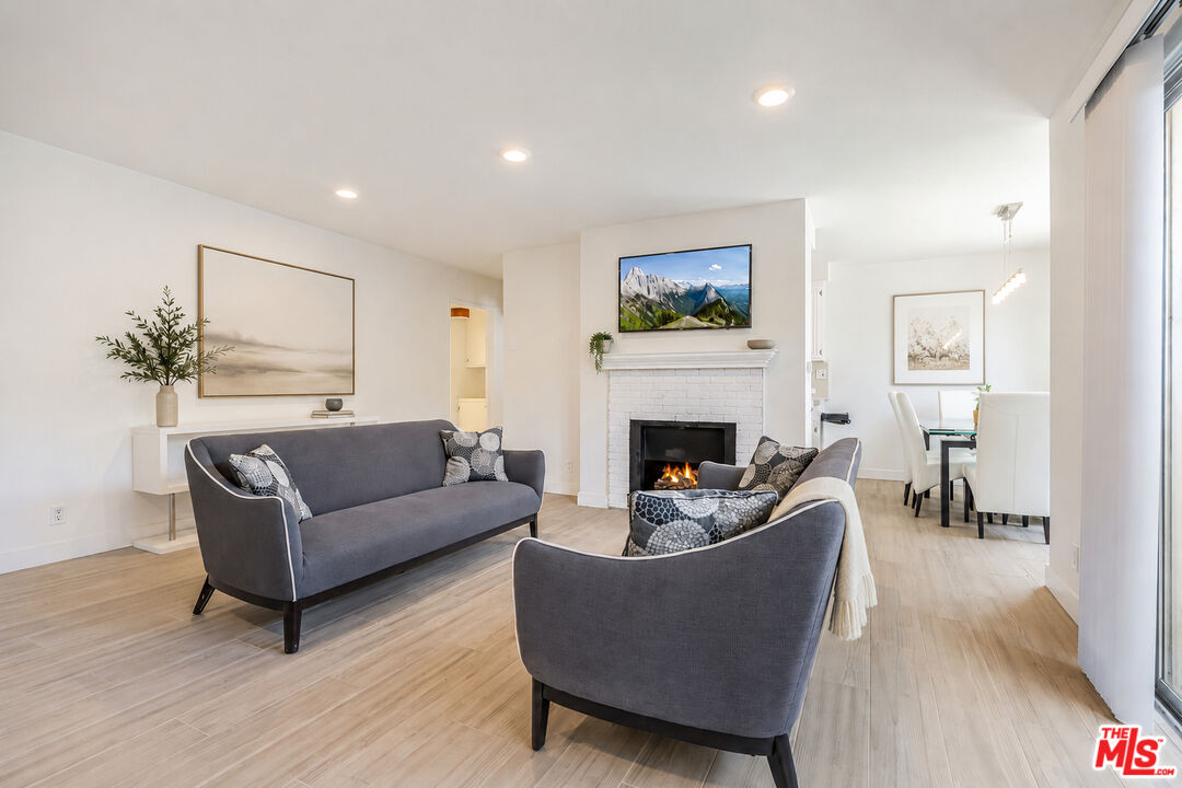 404 San Vicente Blvd Unit: 204