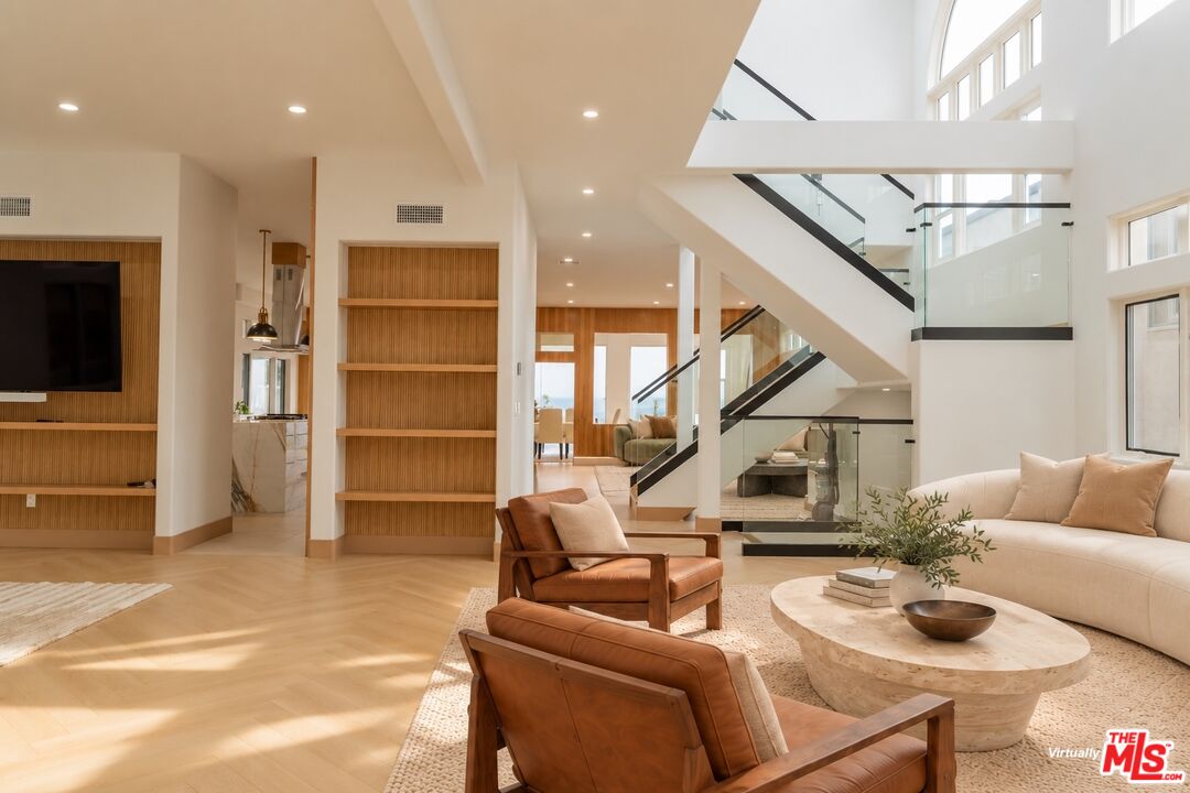 147 Napoleon St