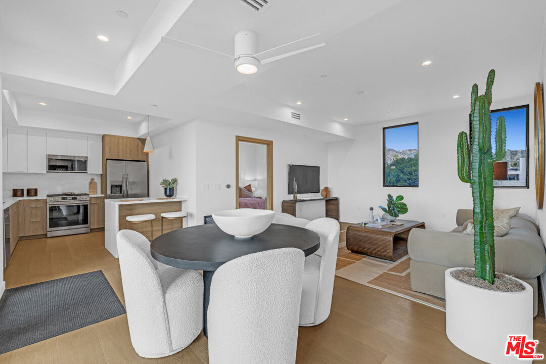 1257 N Detroit St Unit: 401