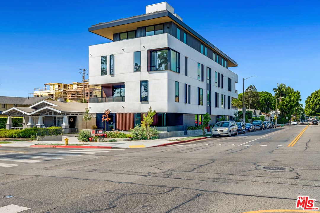 1257 N Detroit St Unit: 401