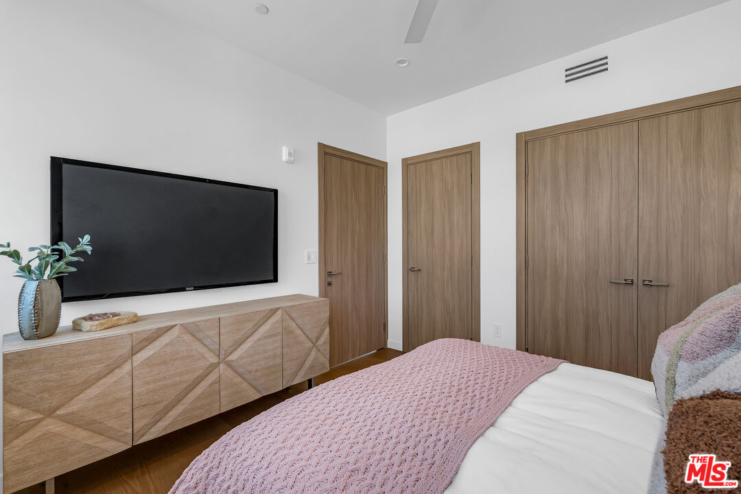 1257 N Detroit St Unit: 401