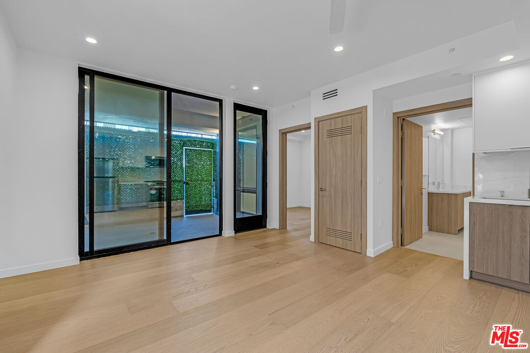 1257 N Detroit St Unit: 103
