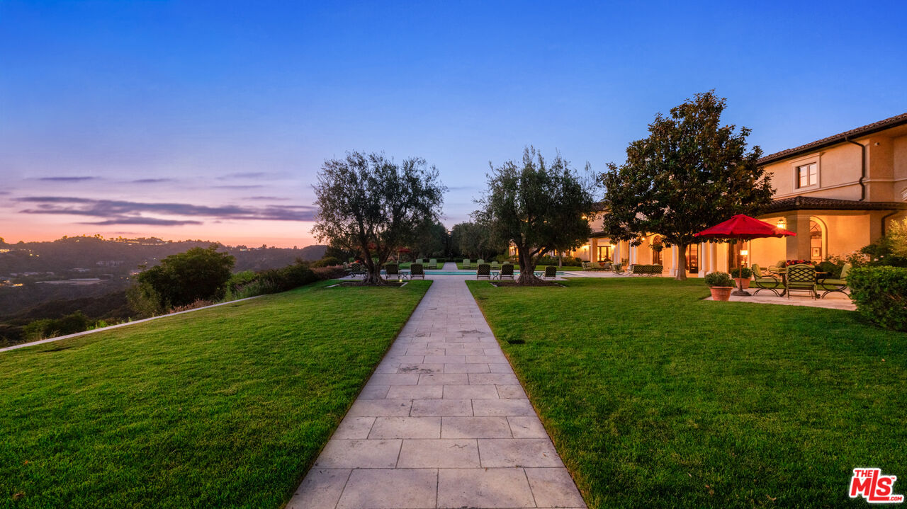 10 Beverly Ridge Ter