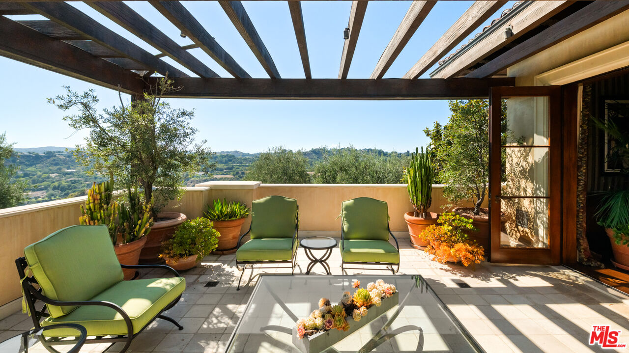 10 Beverly Ridge Ter