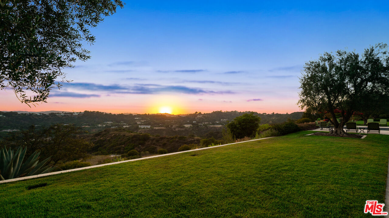 10 Beverly Ridge Ter