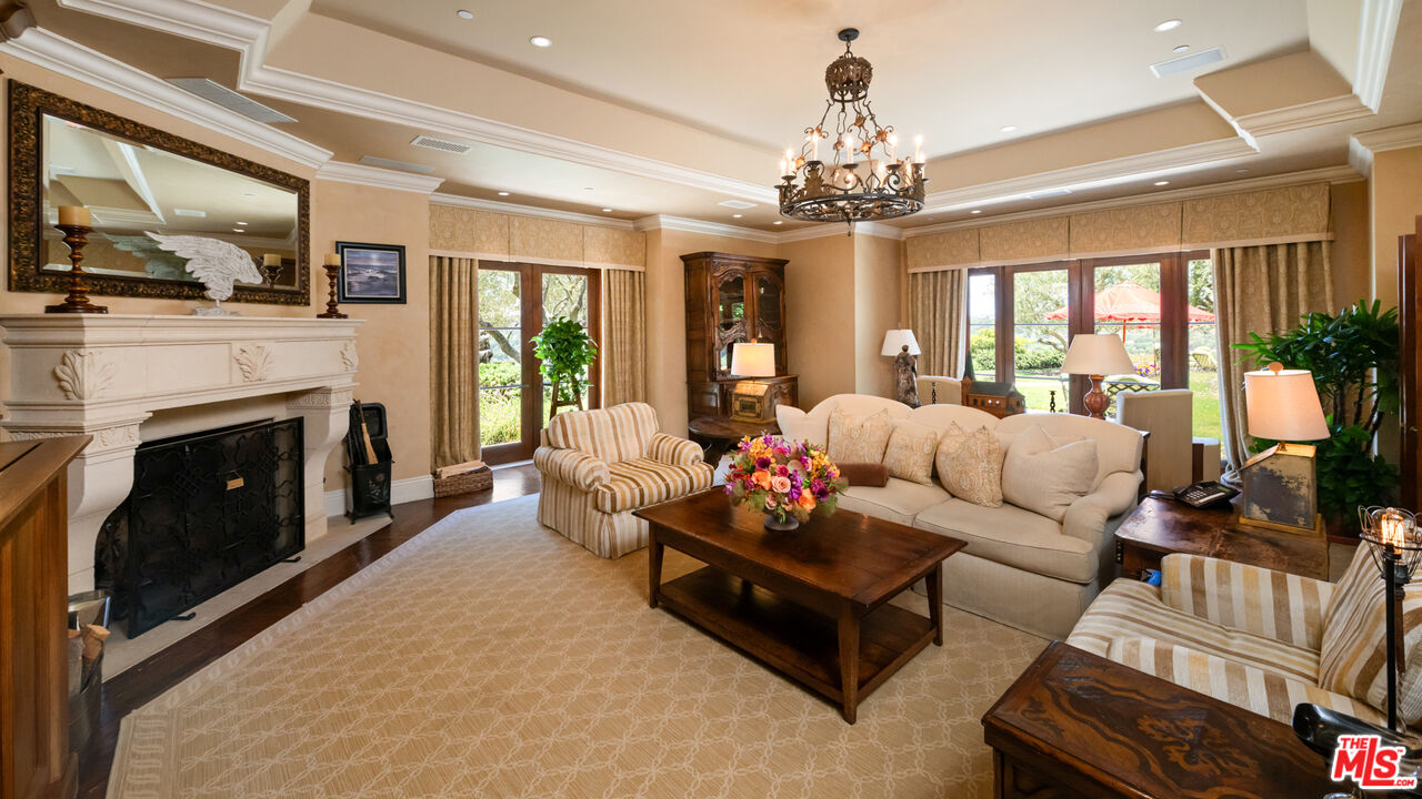 10 Beverly Ridge Ter