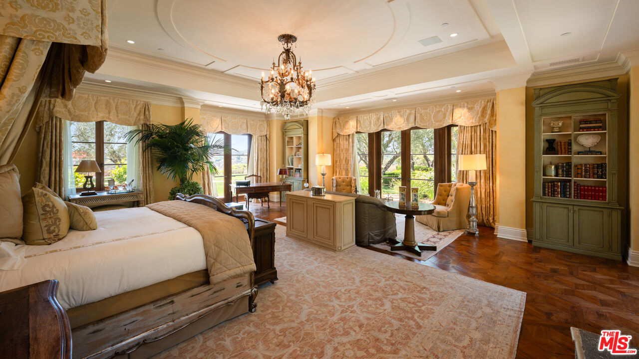 10 Beverly Ridge Ter