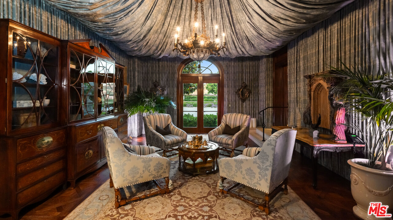 10 Beverly Ridge Ter