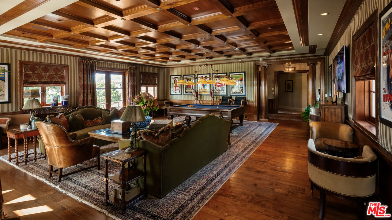 10 Beverly Ridge Ter