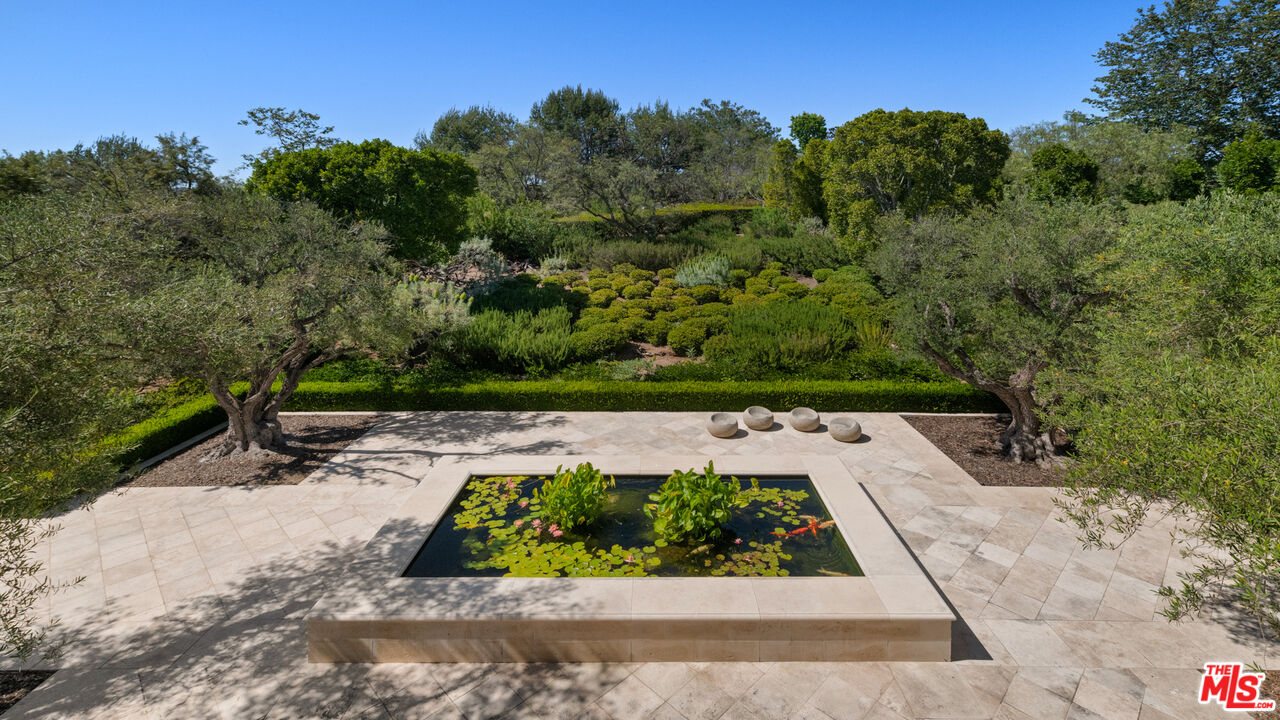 10 Beverly Ridge Ter